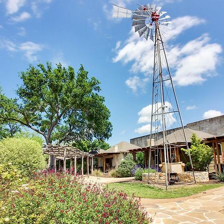 Wine Country Cottages On Main Fredericksburg Exterior photo