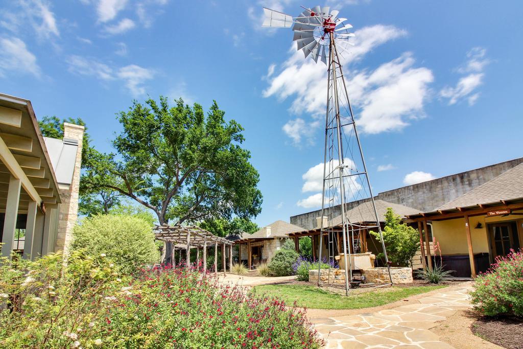 Wine Country Cottages On Main Fredericksburg Exterior photo