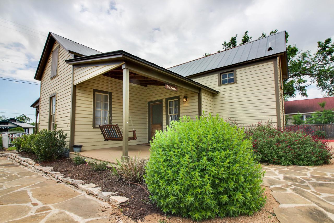 Wine Country Cottages On Main Fredericksburg Room photo