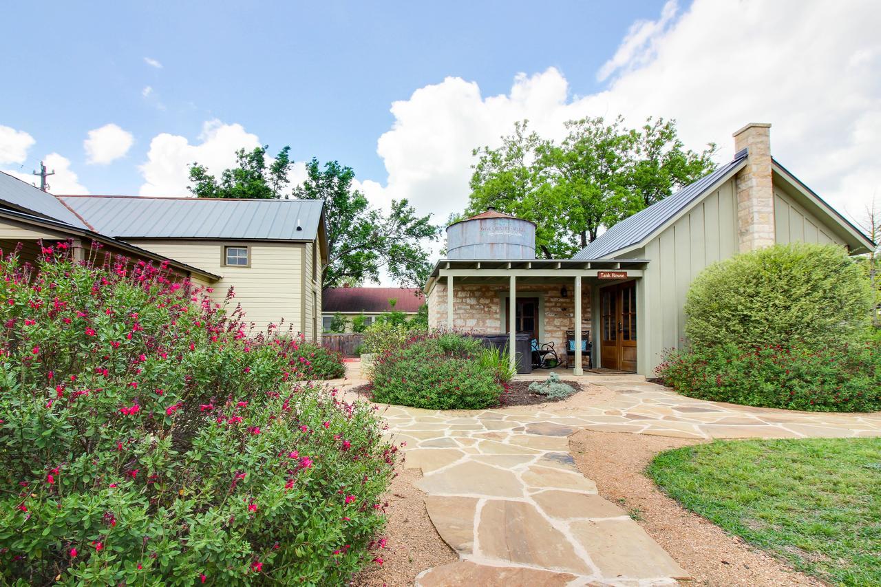 Wine Country Cottages On Main Fredericksburg Room photo