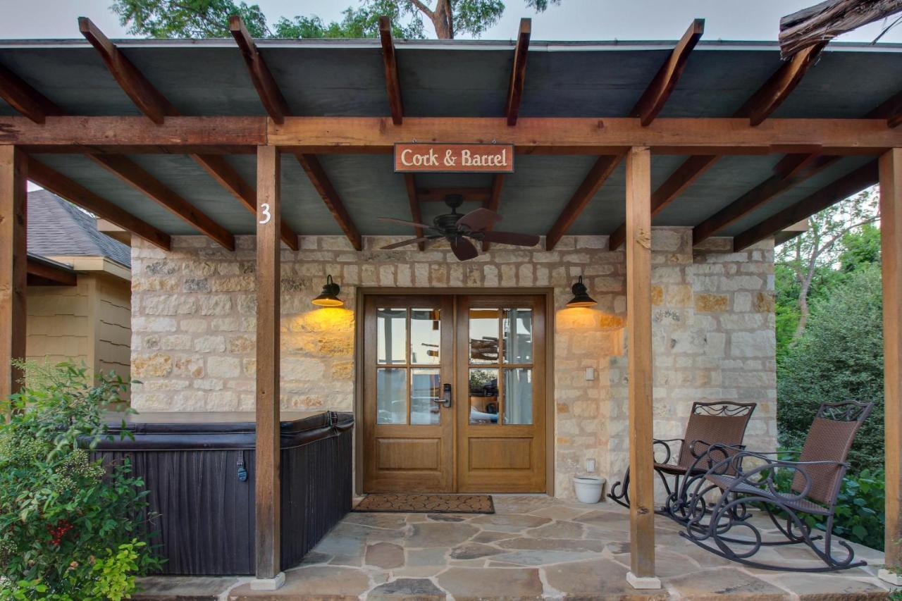Wine Country Cottages On Main Fredericksburg Room photo