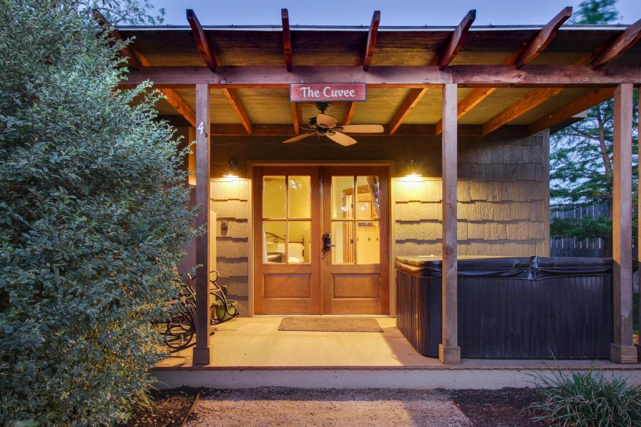 Wine Country Cottages On Main Fredericksburg Room photo